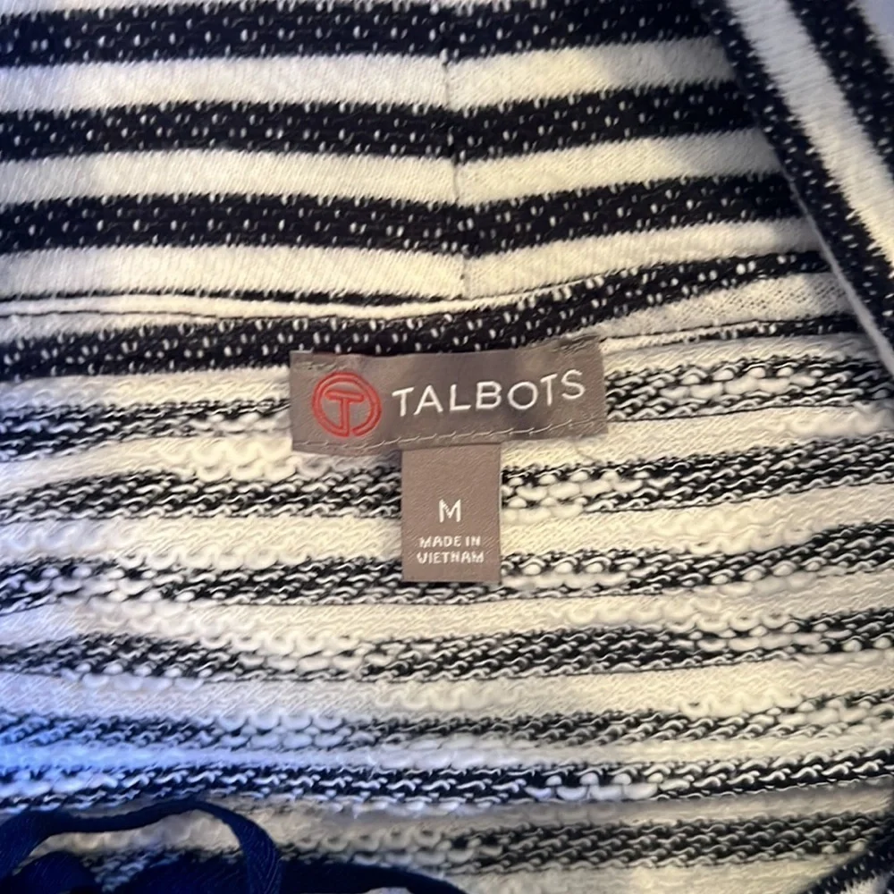 Talbots Woman’s Turtle Neck Sweater Size Medium - Picture 5 of 6